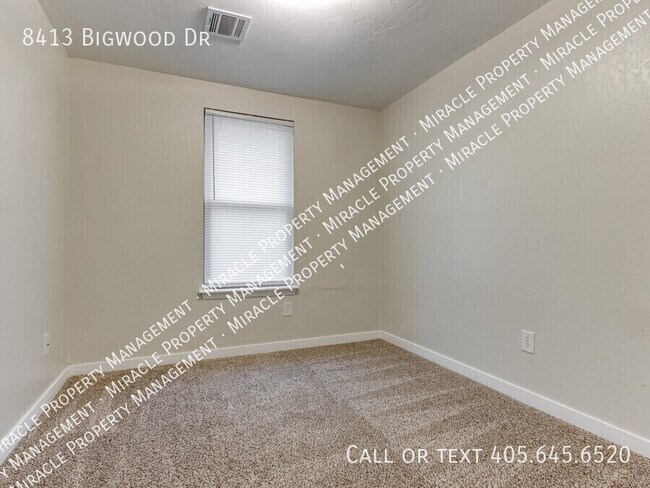 Building Photo - 8413 Bigwood Dr