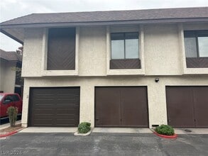 Building Photo - 2119 Pine Breeze Ln