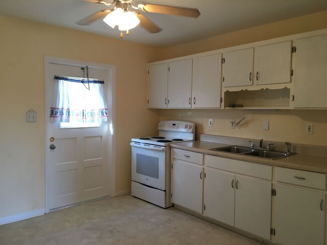 Building Photo - 2679 Nelson Dr