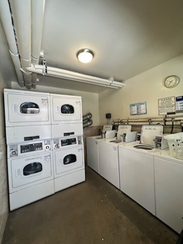 Building Photo - 7925 Vineland Ave