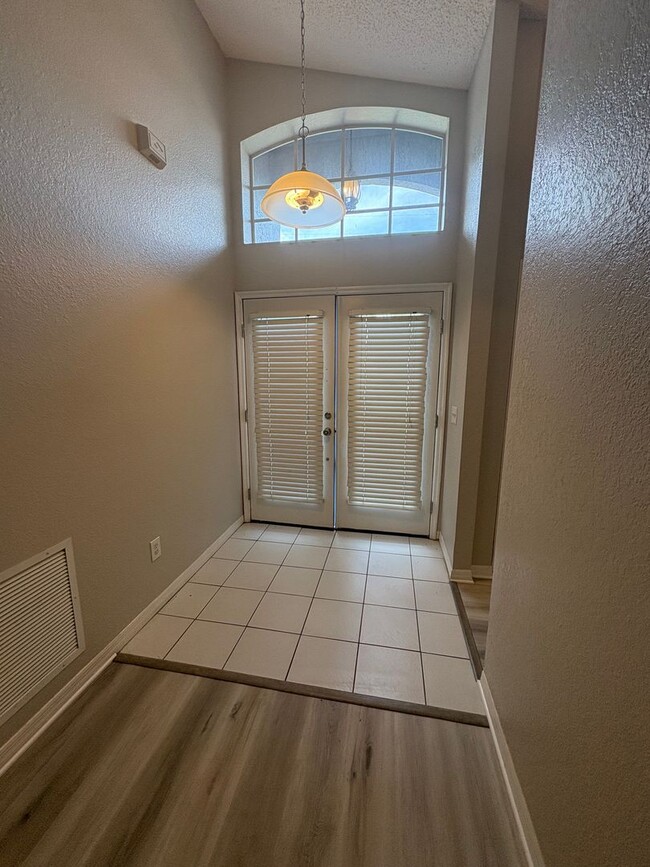 Building Photo - Cute Mt Dora Home, Great location. Many up...