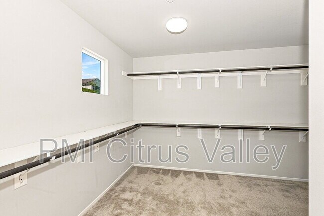 Building Photo - 24613 Round Meadow Dr