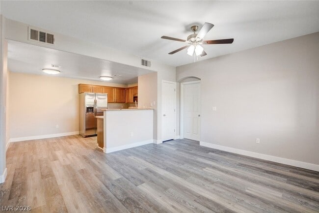 Building Photo - 7701 W Robindale Rd