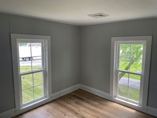 Building Photo - 7692 N Adrian Hwy