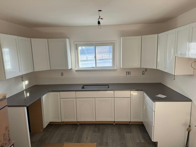 Building Photo - 6022 Clover Ln