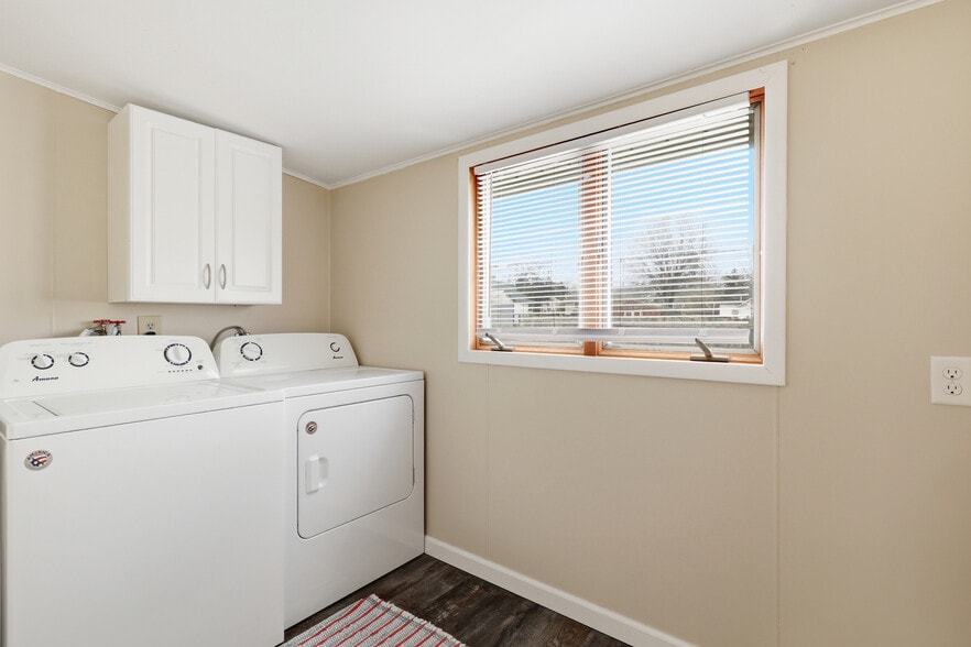 Building Photo - 727 Fairview St