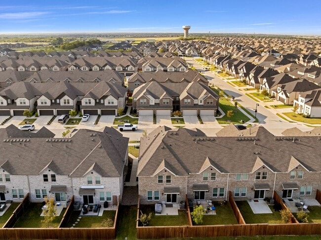 Building Photo - 1320 Hill Country Pl