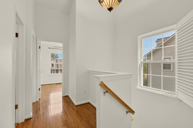 Building Photo - 1249 Quaker Hill Dr