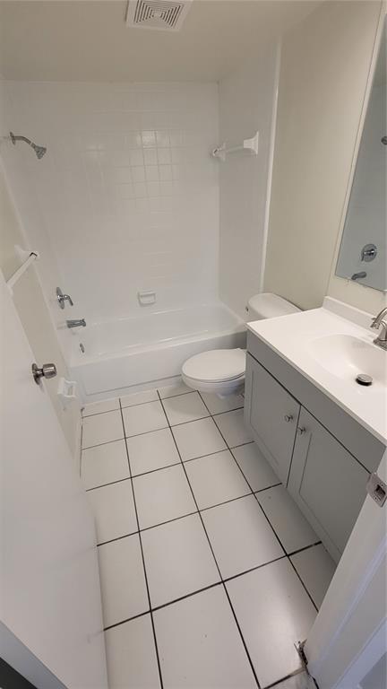 Building Photo - 308 Avanda Ct