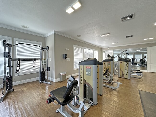 Building Photo - 152 SW Peacock Blvd