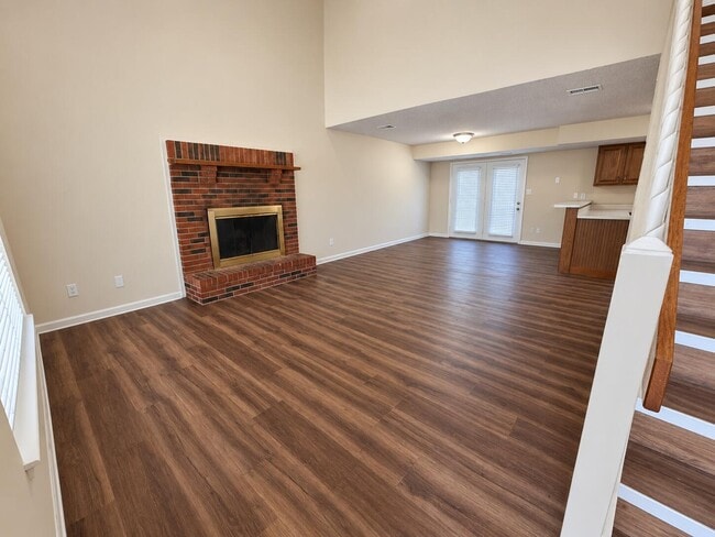 Building Photo - 3600 Hermitage Rd