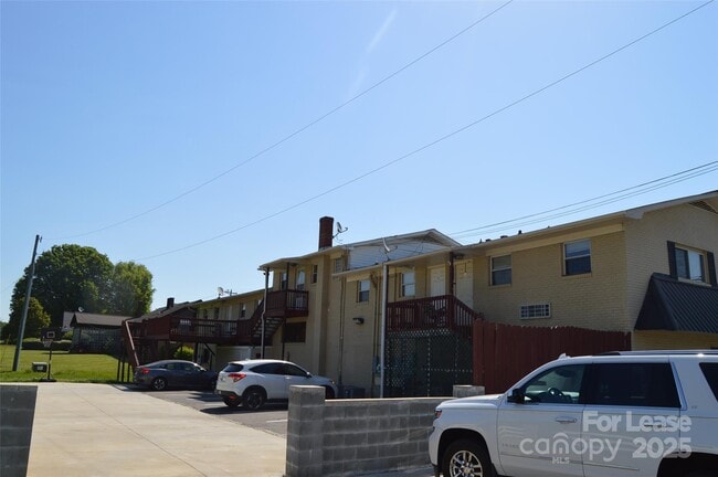 Primary Photo - 2166 Old Mountain Rd
