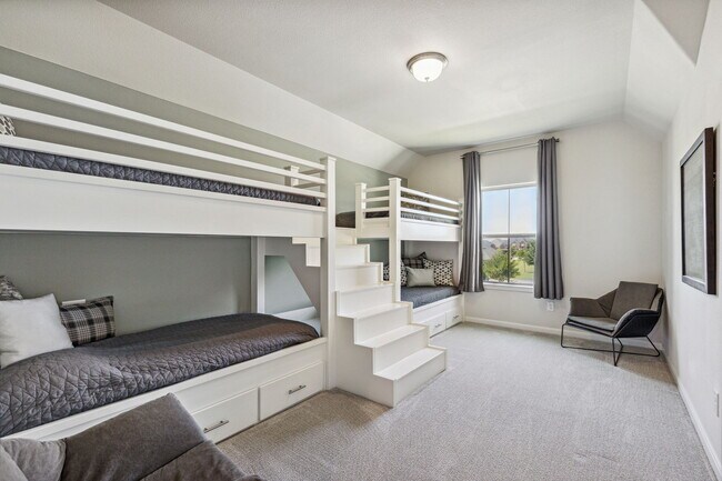 5th bedroom with built-in twin bunk beds - 2871 Cannon Dr