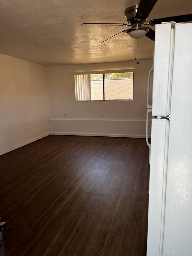 Building Photo - LM -56223 Navajo C