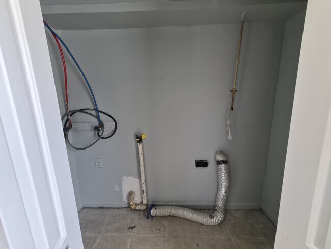 Building Photo - 4709 Ribble Rd