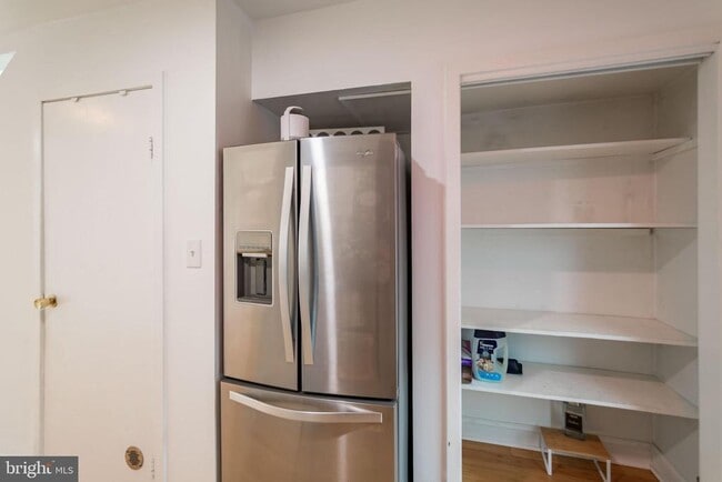 Building Photo - 2107 Clymer St