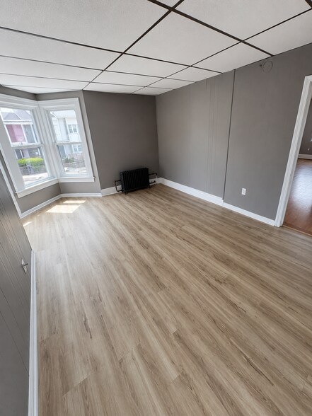 Building Photo - 522 2nd St