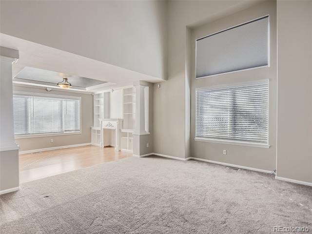 Building Photo - 16234 Creekview Dr