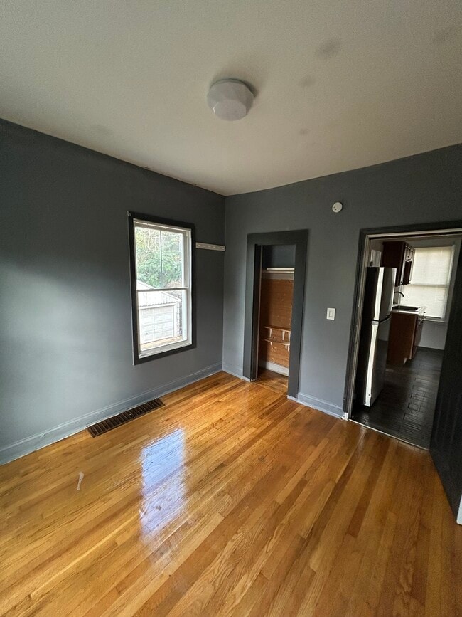 Building Photo - 39 Springdale Ave