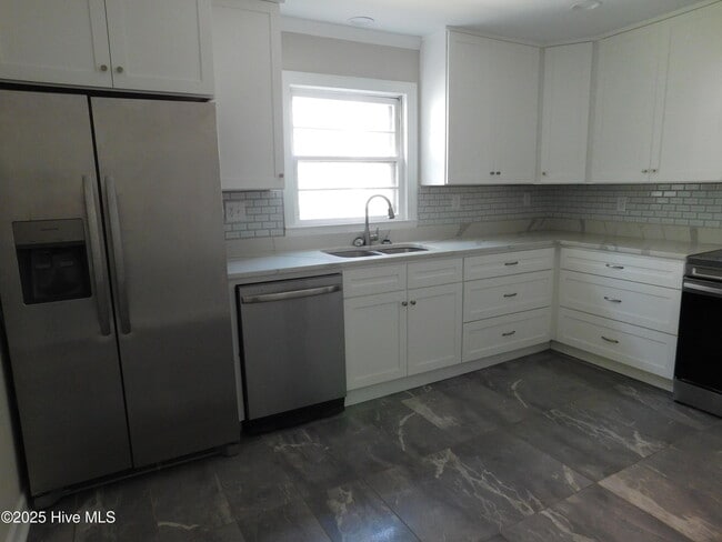 Building Photo - 304 Avenue A