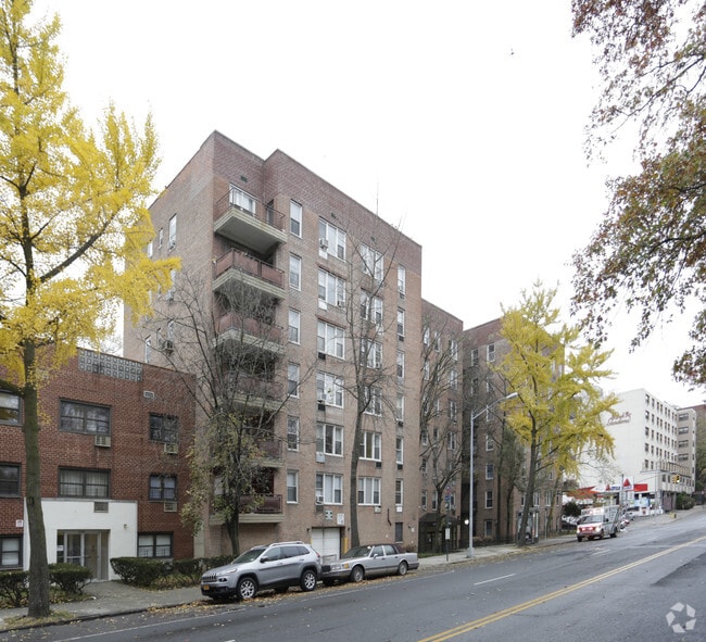 Primary Photo - 6555 S Broadway