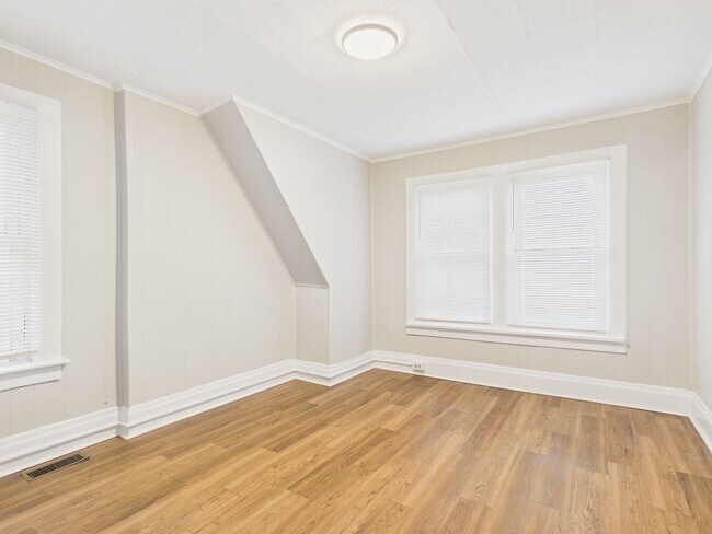 Building Photo - 3 Bedroom on Dunkle St.