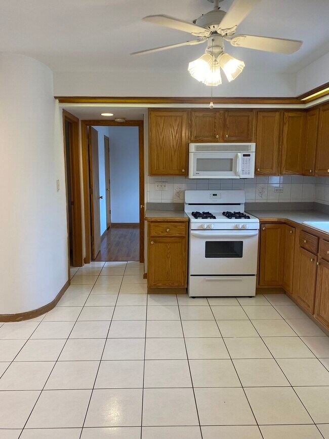 Building Photo - 5627 107th St