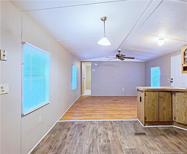 Building Photo - 826 Rembrandt Dr