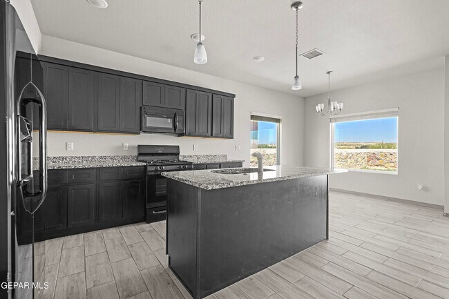 Building Photo - 12049 Hidden Gdns