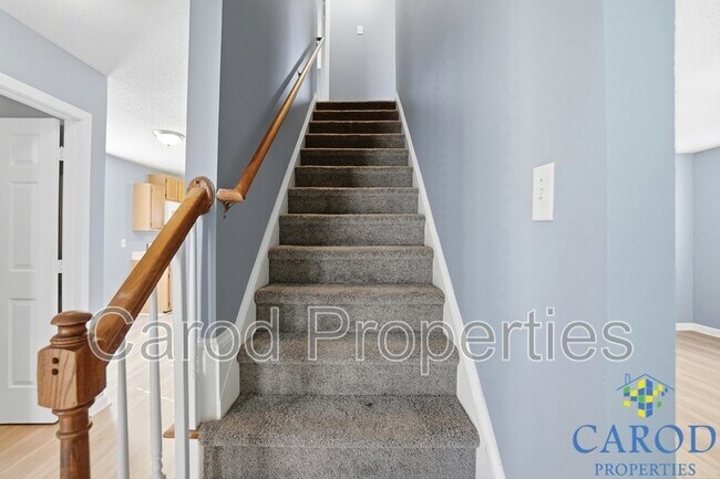 Building Photo - 2713 Daffodil Dr