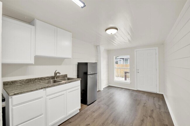 Building Photo - 4010 Speedway