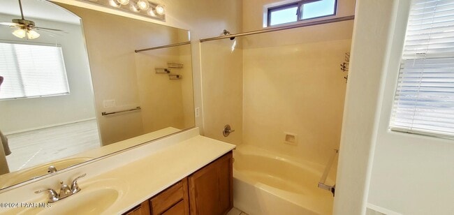 Building Photo - 5236 N Celestine Ct