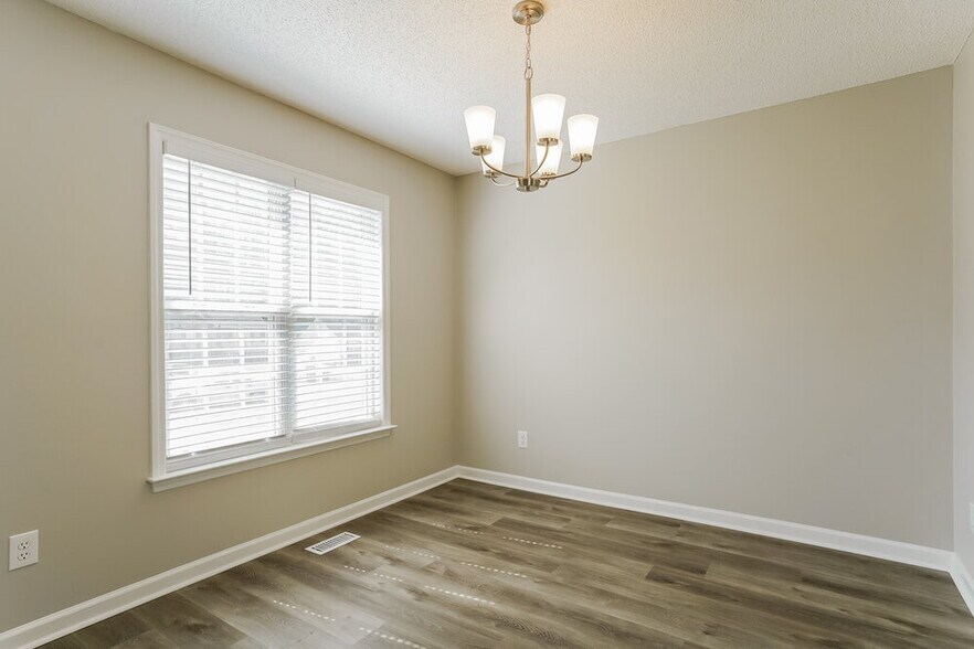 Building Photo - 1432 Smokey Mountain Dr
