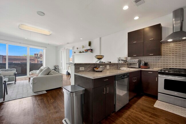 Building Photo - 3505 N Elston Ave