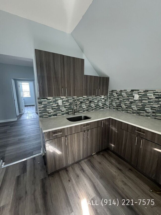 Building Photo - 104 Buena Vista Ave