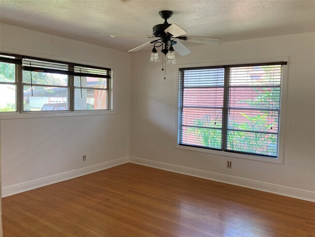 Building Photo - 1202 Dunstan Rd