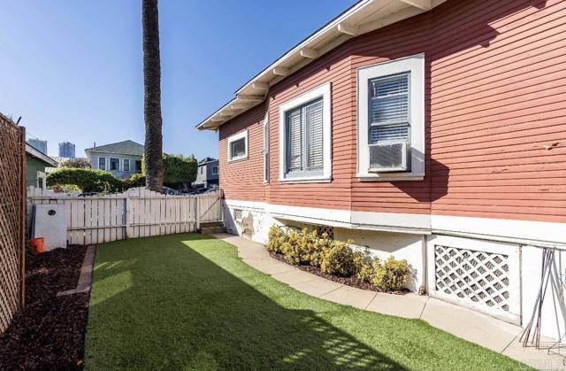 Building Photo - 515 24th St