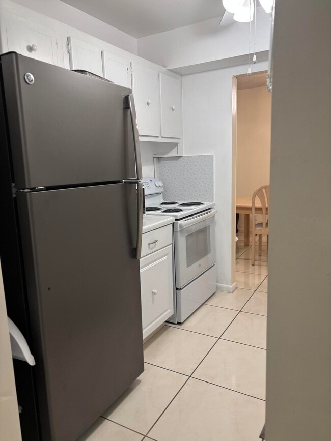 Building Photo - 24 Golfs Edge