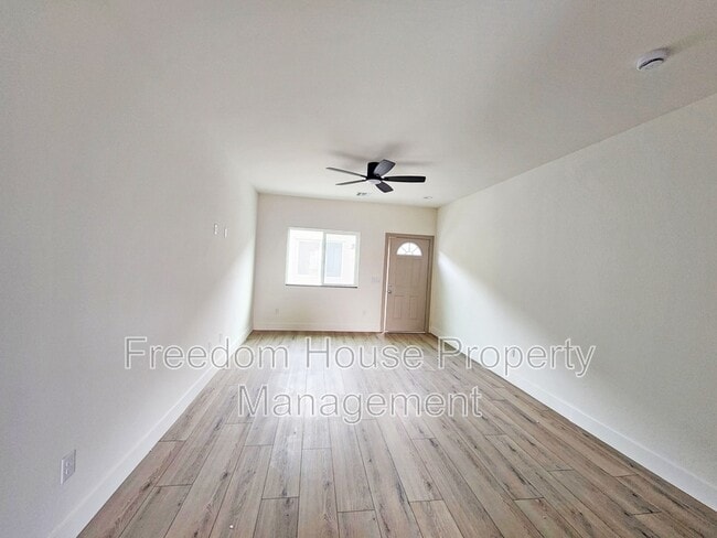 Building Photo - 1340 Arrowhead St