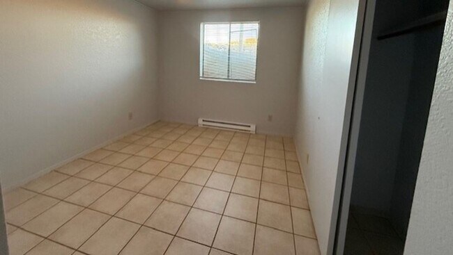 Building Photo - 2460 S High View Cir