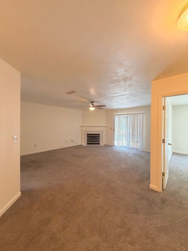 Building Photo - 4414 Stratfordshire Ct