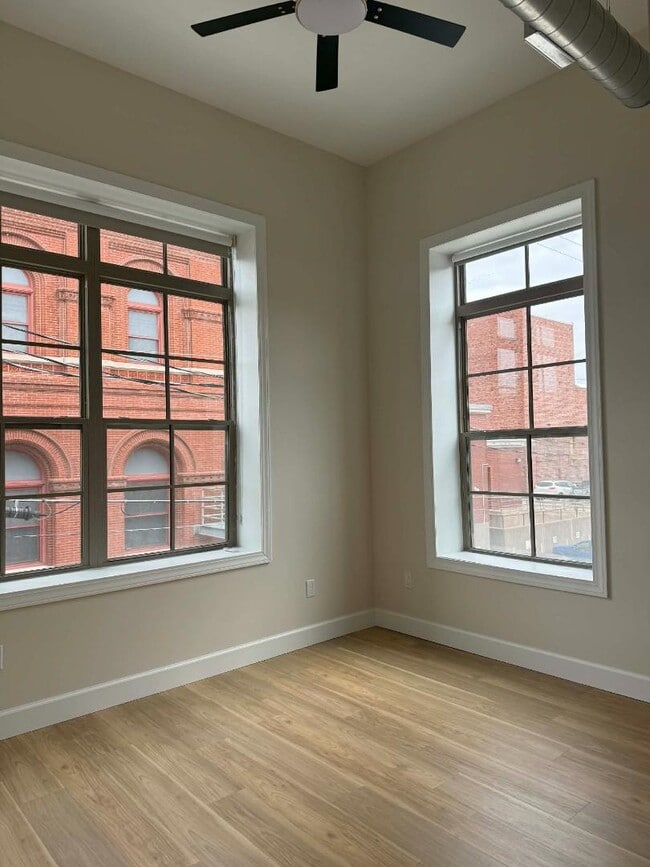 Building Photo - 19 N 7th St