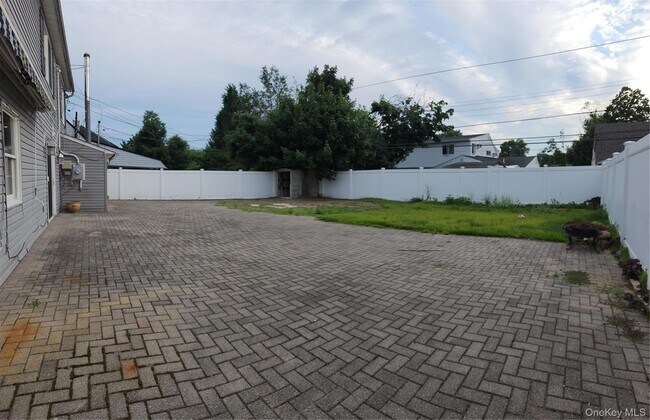 Building Photo - 34 Arch Ln