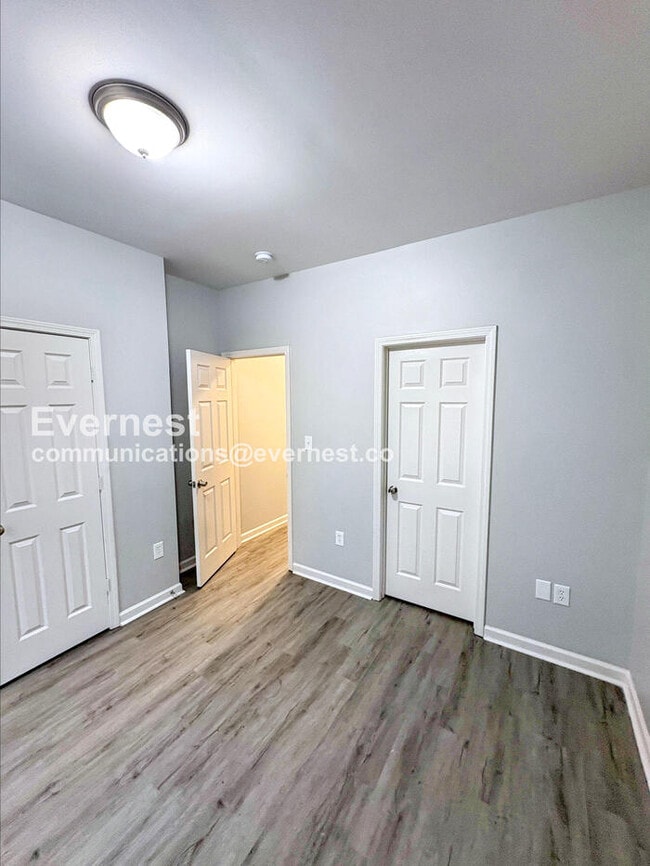 Building Photo - 2001 Chicago Ave NW