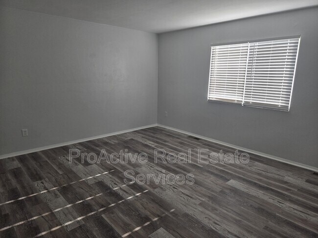 Building Photo - 9523 18th Bay St