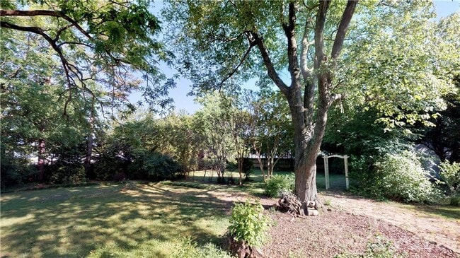 Building Photo - 1426 Bevis Dr