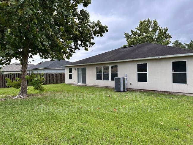 Building Photo - 2231 Brian Lakes Dr E