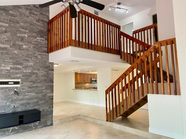 Building Photo - 525 Bayfront Dr