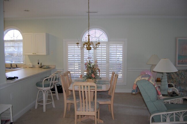 Building Photo - 4231 Hibiscus Dr