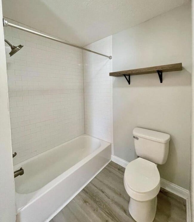 Building Photo - 549 Rawlings St